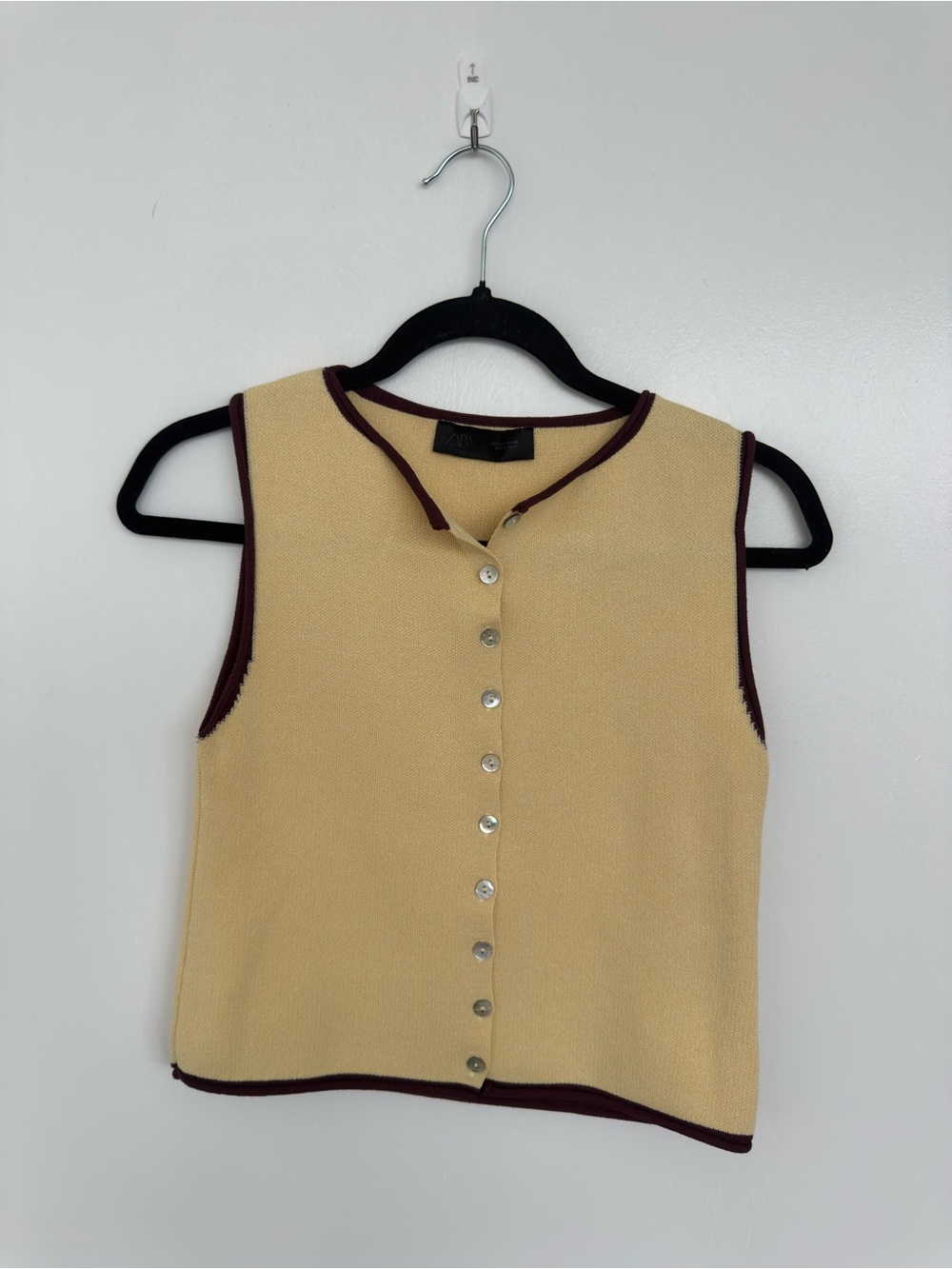 Zara Cream Sleeveless Button-Front Tank with Burgundy Trim
